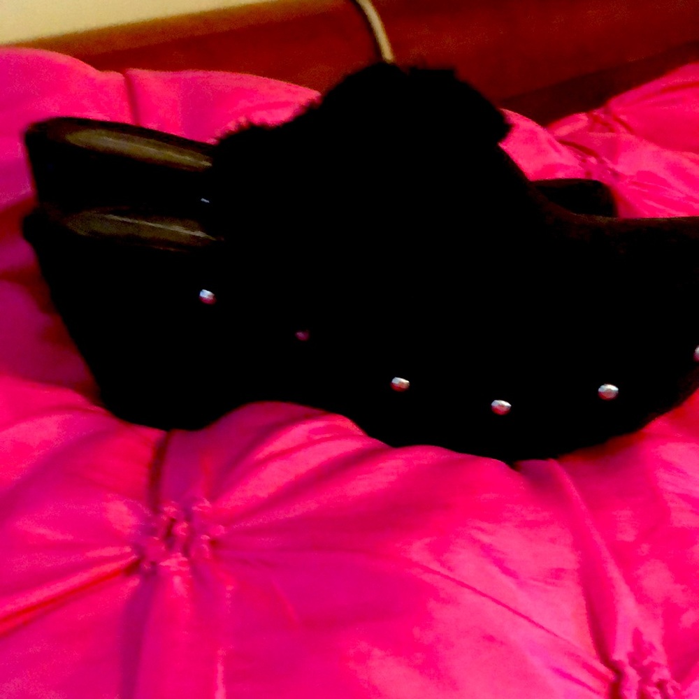 Clogs sz8 suede and fur with silver pins